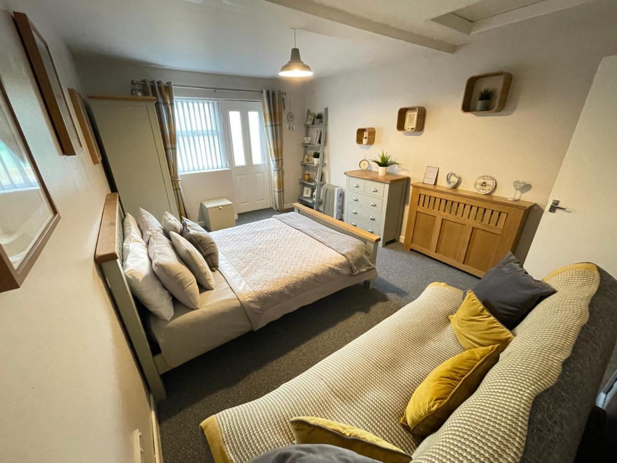 Westend Holiday Let 2 Brecon Exteriör bild